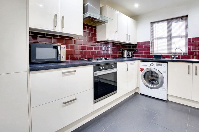 7 Elliot Close, Leicester photo 3