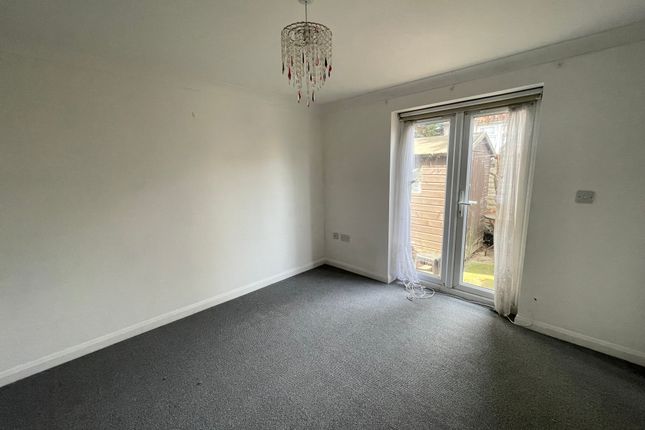 Thumbnail Bungalow to rent in Rover Avenue, Jaywick, Clacton-On-Sea