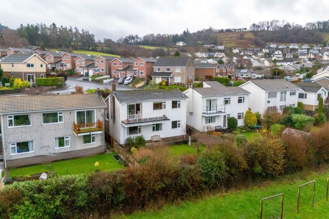 39, Oakfield Drive, Crickhowell photo 2