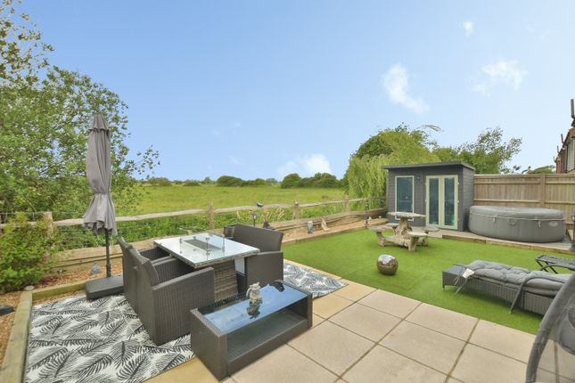 2 River Mews,, Rhee Wall Road, Brenzett photo 2