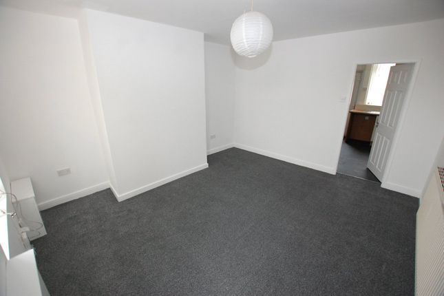 86, Kings Road, Greater Manchester photo 2