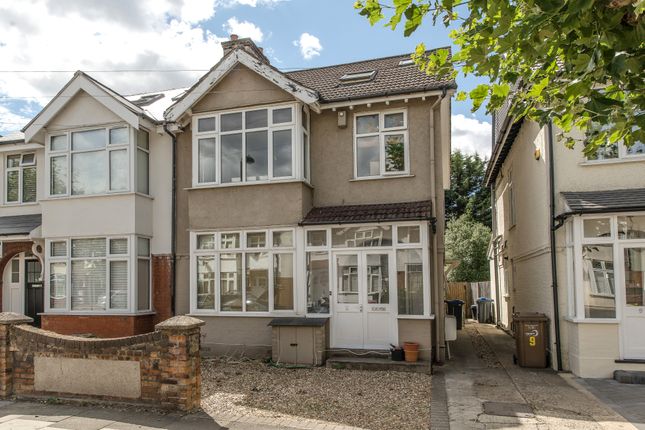 Thumbnail Flat to rent in Somerset Avenue, Raynes Park, London