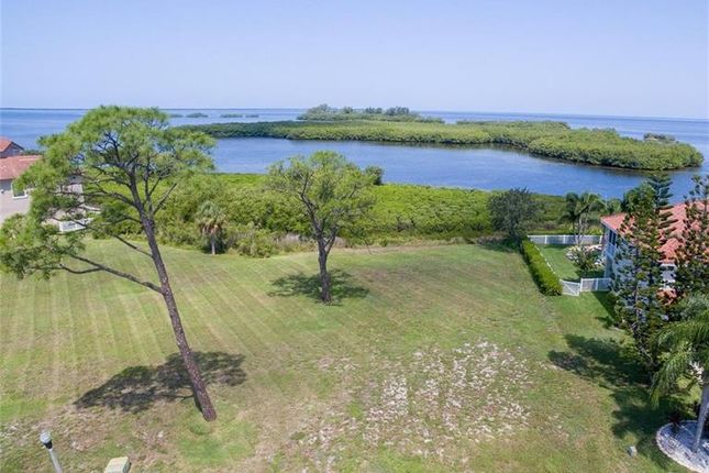 Property for sale in 2063 North Pointe Alexis Drive, Tarpon Springs, Florida, 34689, United States Of America
