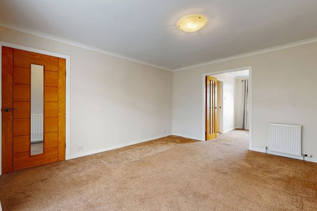 12 Heather Avenue, Glasgow photo 4