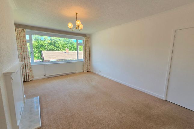 25 Pinewood Drive, Scarborough photo 3