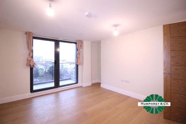 Thumbnail Flat to rent in Charter House, High Road, Ilford
