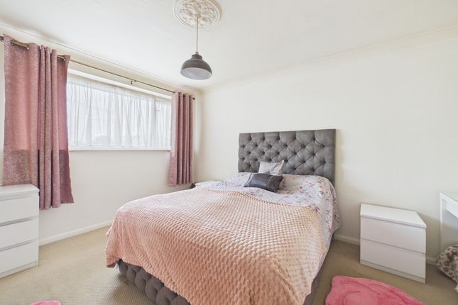 2-bed house on 93, The Spires, Rochester, £260,000