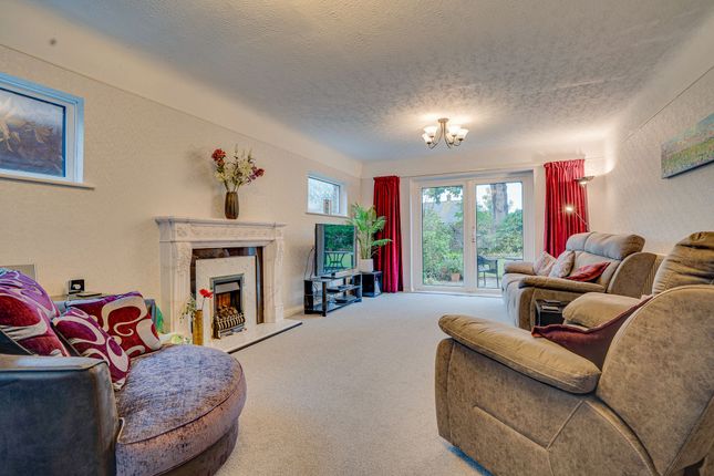 2 Doric Close, Hampshire photo 4