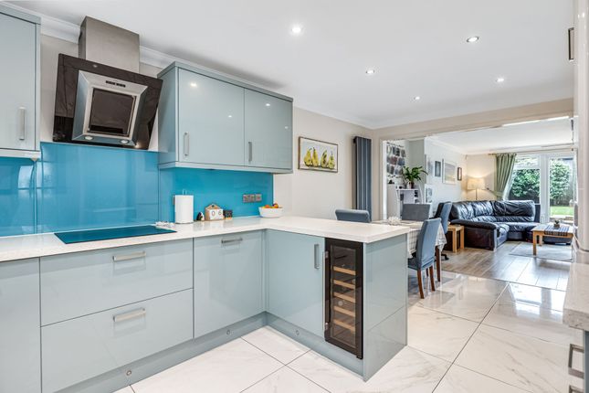 15 Hensley Close, Hitchin photo 2