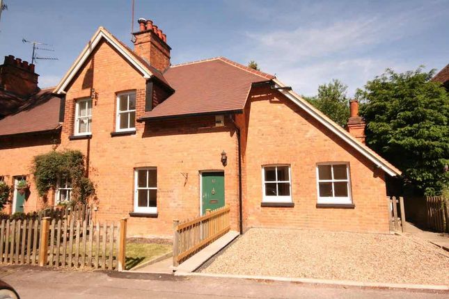 Thumbnail Cottage to rent in Cobden Hill, Radlett