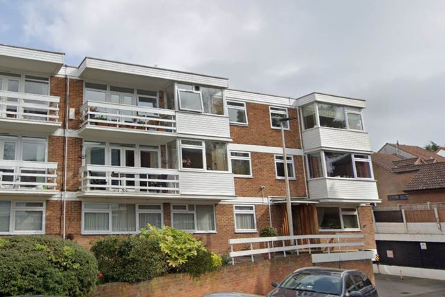 Flat to rent in The Albany, Woodford Green