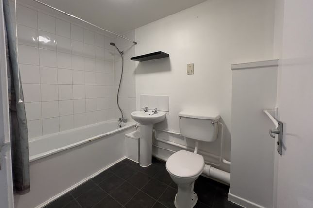 60, Bradman Way, Stevenage photo 3