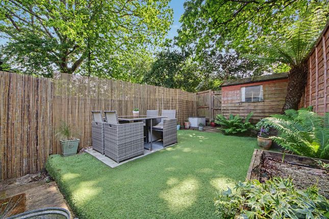 36 Waldon Gardens, Southampton photo 4