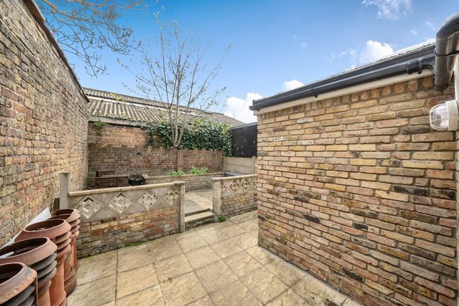 1, Felday Road, London photo 3