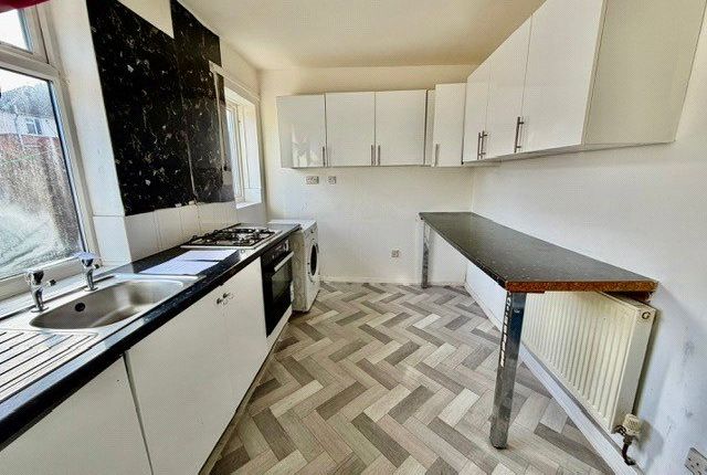 203, Canterbury Avenue, West Yorkshire photo 5