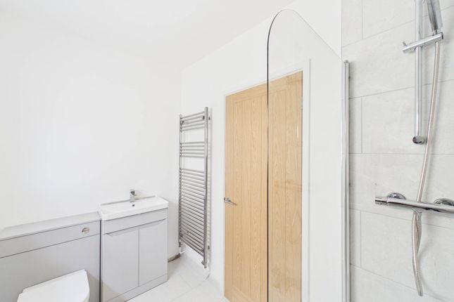 4 Gwent Terrace, Abertillery photo 4