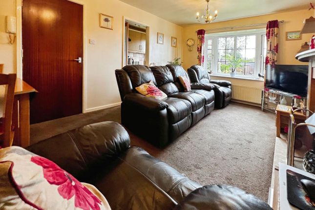 7, Tay Court, Bradford photo 5