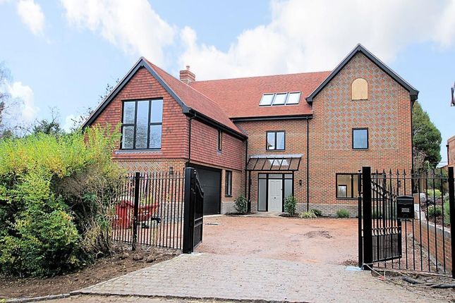 Thumbnail Detached house for sale in Riverview Road, Pangbourne, Reading