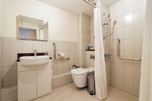 Flat for sale in Wilford Lane, West Bridgford, Nottingham