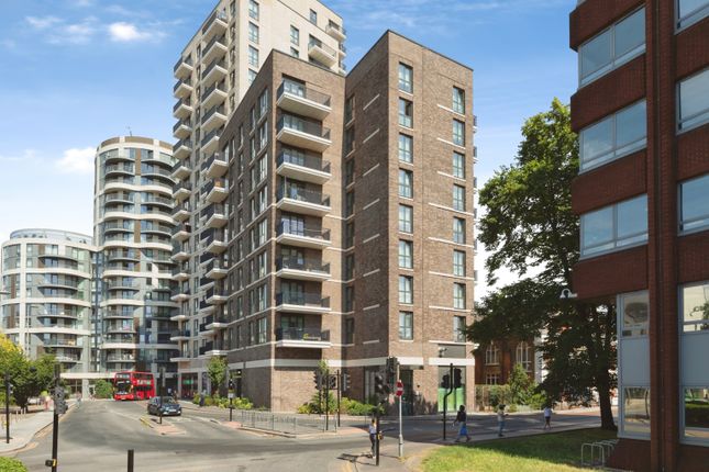 2-bed flat on Flat B63/Challingsworth House, Linton Road, Barking, £100,000