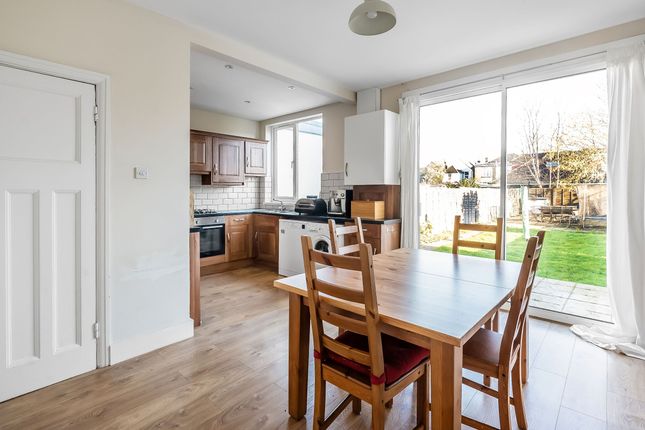 3 Waddon Close, Croydon photo 4