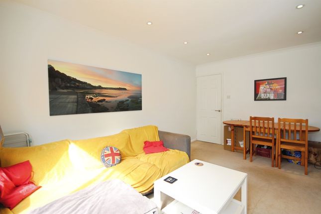 30, Marlborough Drive, Leamington Spa photo 3