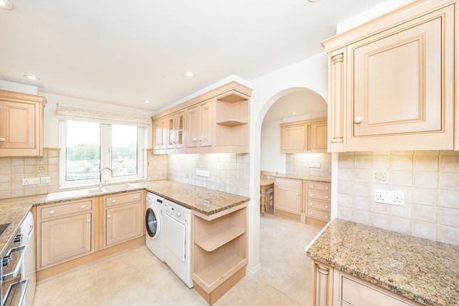31, Hillrise, Walton-On-Thames photo 3