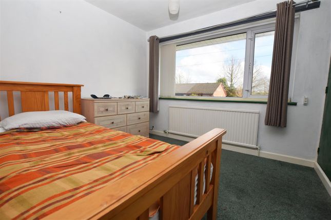 Town house for sale in Glenwood Drive, Middleton, Manchester