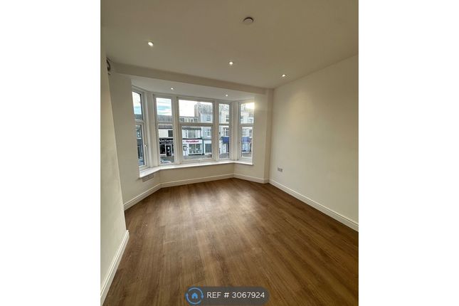 Flat, Madoc St, Llandudno photo 5