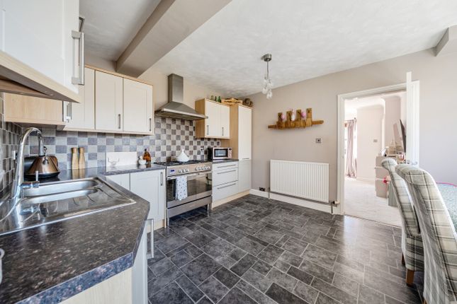 64, Aston Road, Hull photo 4