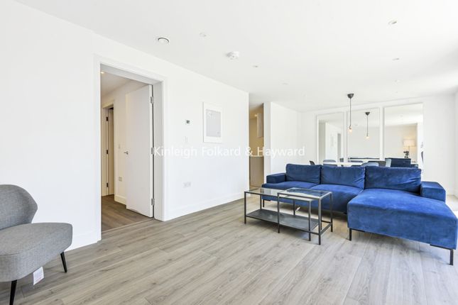 8,, Cavell Court, London photo 3