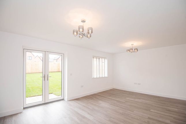 Detached house to rent in Woodcote Way, Chesterfield