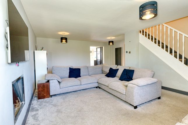22 Davies Drive, Shrewsbury photo 4