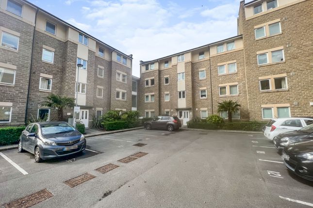 2 bed flat for sale in Cornmill View, Horsforth, Leeds LS18