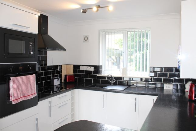 7 Ocean Crescent, Maritime Quarter, Swansea photo 5