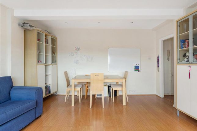 91, West Kensington Court, London photo 4