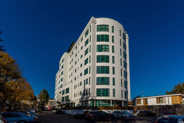 Thumbnail Flat to rent in Kew Bridge Road, Kew Bridge, Brentford