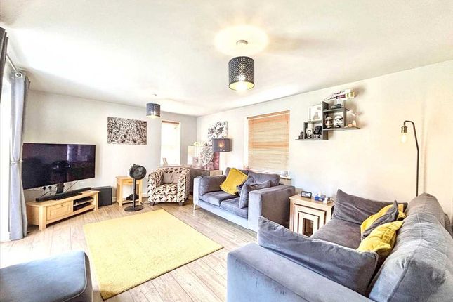 60, Hornbeam Way, Kirkby-in-Ashfield photo 2