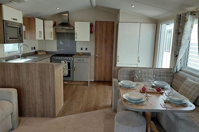 Away Resorts - Mersea Island, Fen Lane, Colchester photo 5