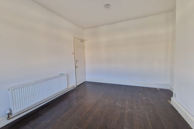 49 Buller Road, Thornton Heath photo 3