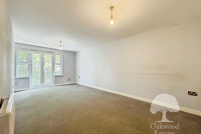 6, Eaton Avenue, Slough photo 5