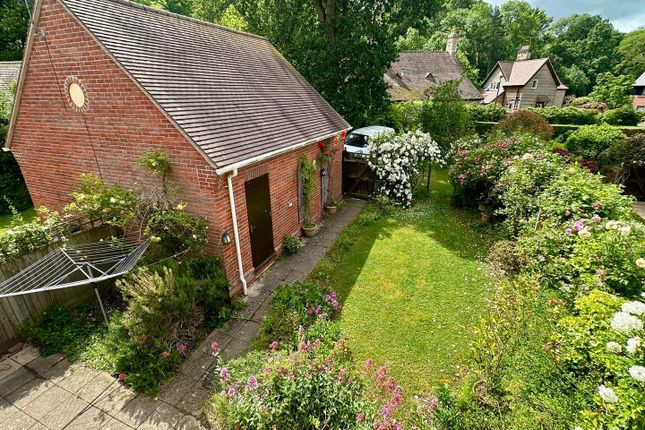 22, Woodfield Gardens, Hereford photo 2