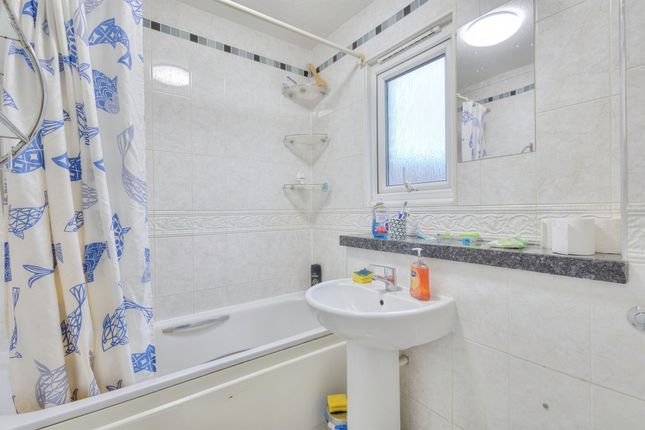 6, Plantagenet Square, NORTHAMPTON photo 4