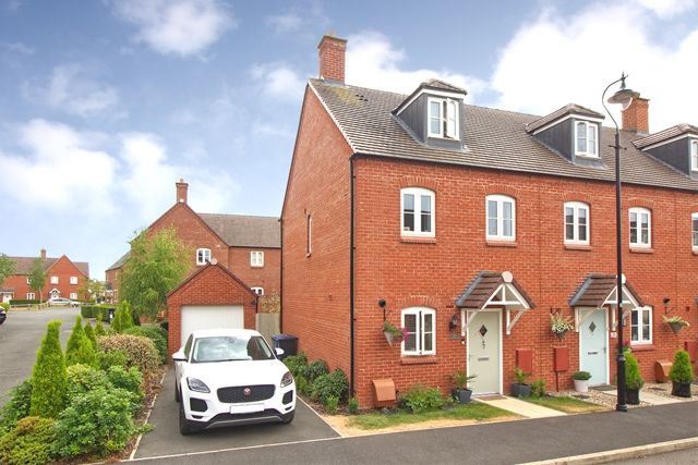 3 bed property for rent in Blackhorse Drive, Old Stratford, Milton Keynes MK19