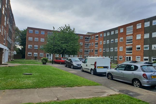 Thumbnail Flat to rent in Memorial Close, Hounslow
