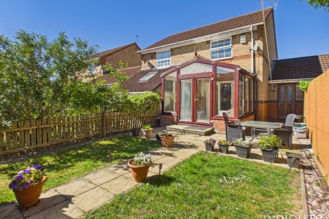 9, Kingsmill Court, Hatfield photo 2