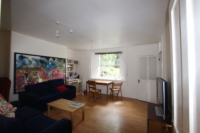 Room To Rent In Camden Road London Nw1 Zoopla