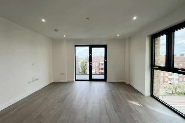 33darter001, Anax Street, London photo 2