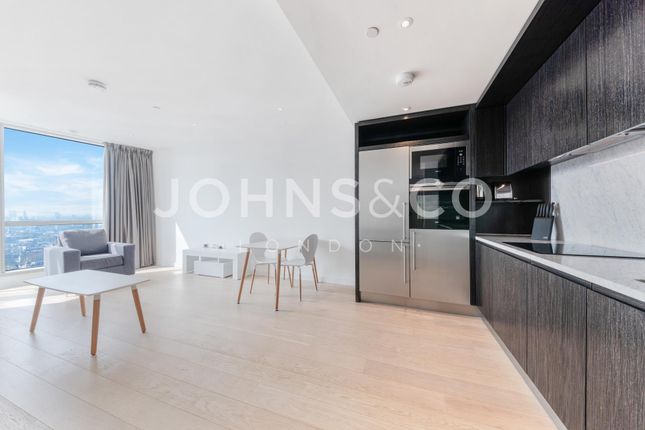 Flat to rent in Charrington Tower, New Providence Wharf, London