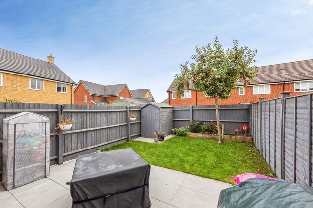 Parker Close, Carterton photo 3